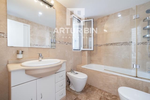 3 soverom Villa til salgs i Torrent med svømmebasseng garasje - € 579 000 (Ref: 9947942)