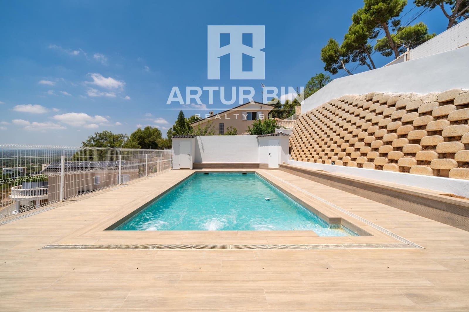 3 bedroom Villa for sale in Torrent with pool garage - € 579,000 (Ref: 9947942)
