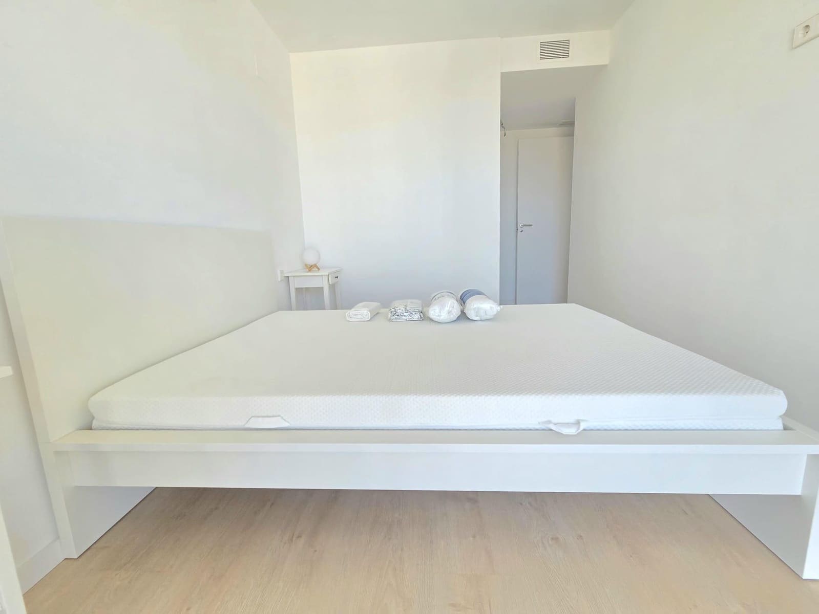 2 bedroom Flat for rent in Godella with pool garage - € 2,100 (Ref: 9952658)