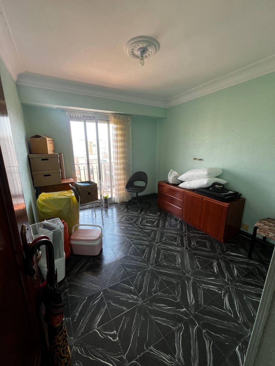 4 soveværelse Lejlighed til salg i Valencia by - € 198.000 (Ref: 9952659)