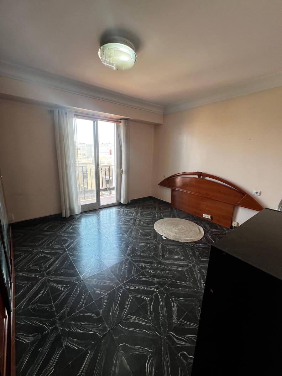 4 soveværelse Lejlighed til salg i Valencia by - € 198.000 (Ref: 9952659)