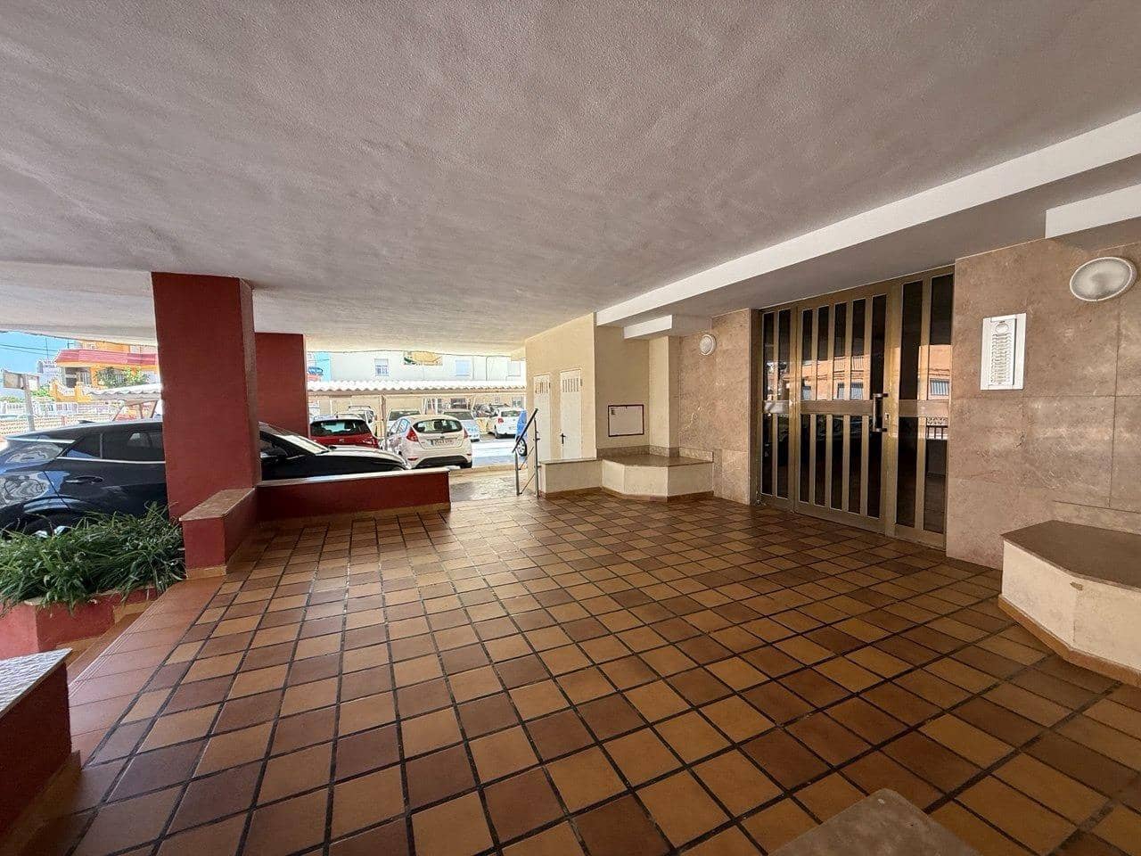 3 bedroom Flat for sale in Tavernes de la Valldigna - € 240,000 (Ref: 9954259)