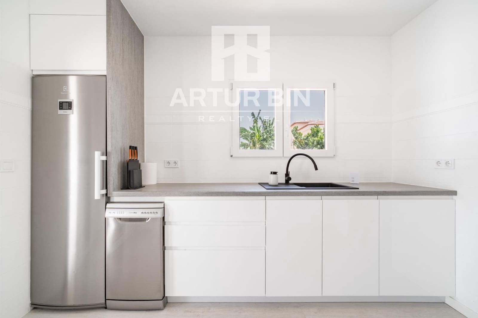 5 slaapkamer Villa te koop in Calpe / Calp met zwembad - € 719.000 (Ref: 9962743)