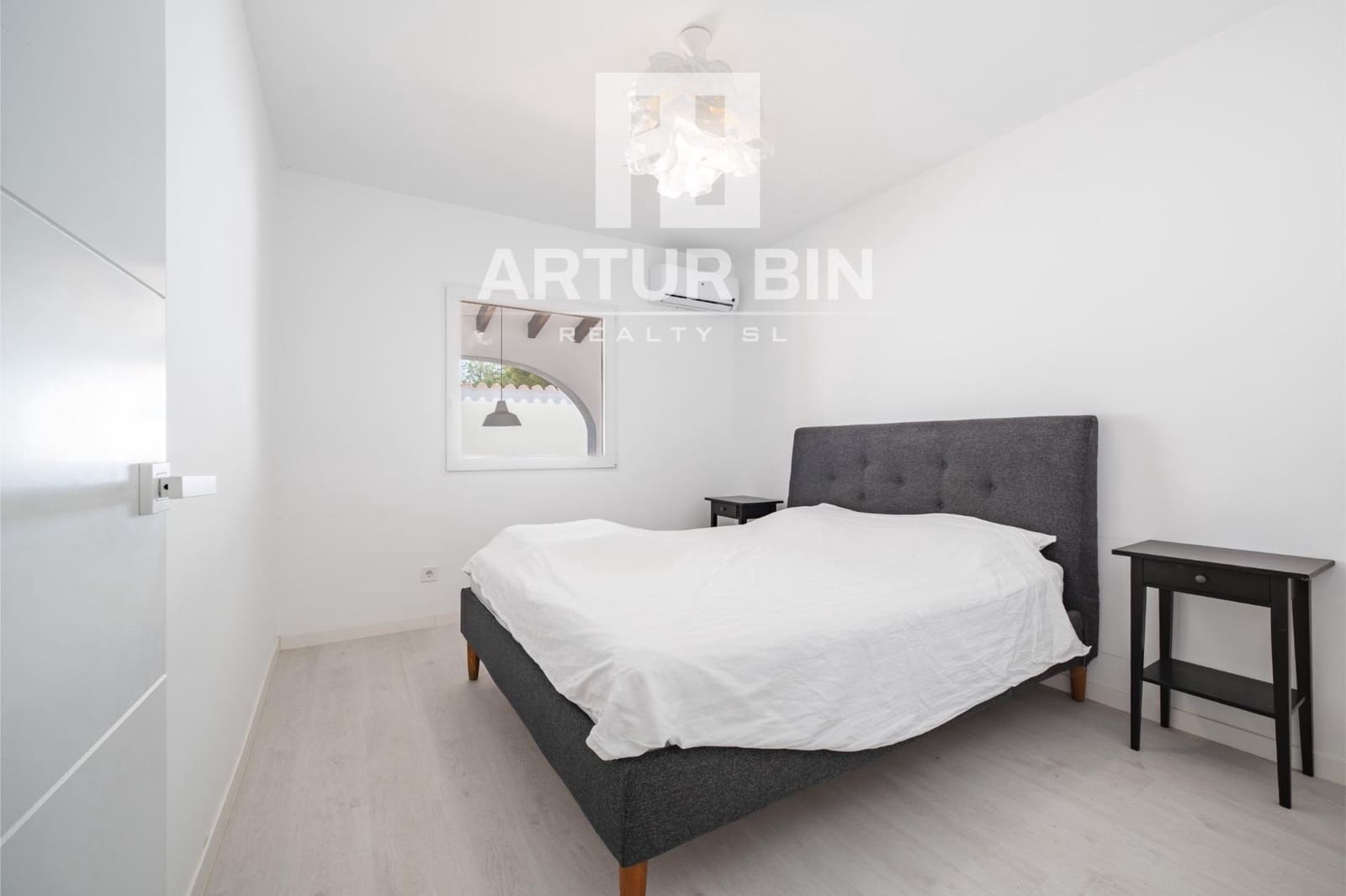 5 slaapkamer Villa te koop in Calpe / Calp met zwembad - € 719.000 (Ref: 9962743)