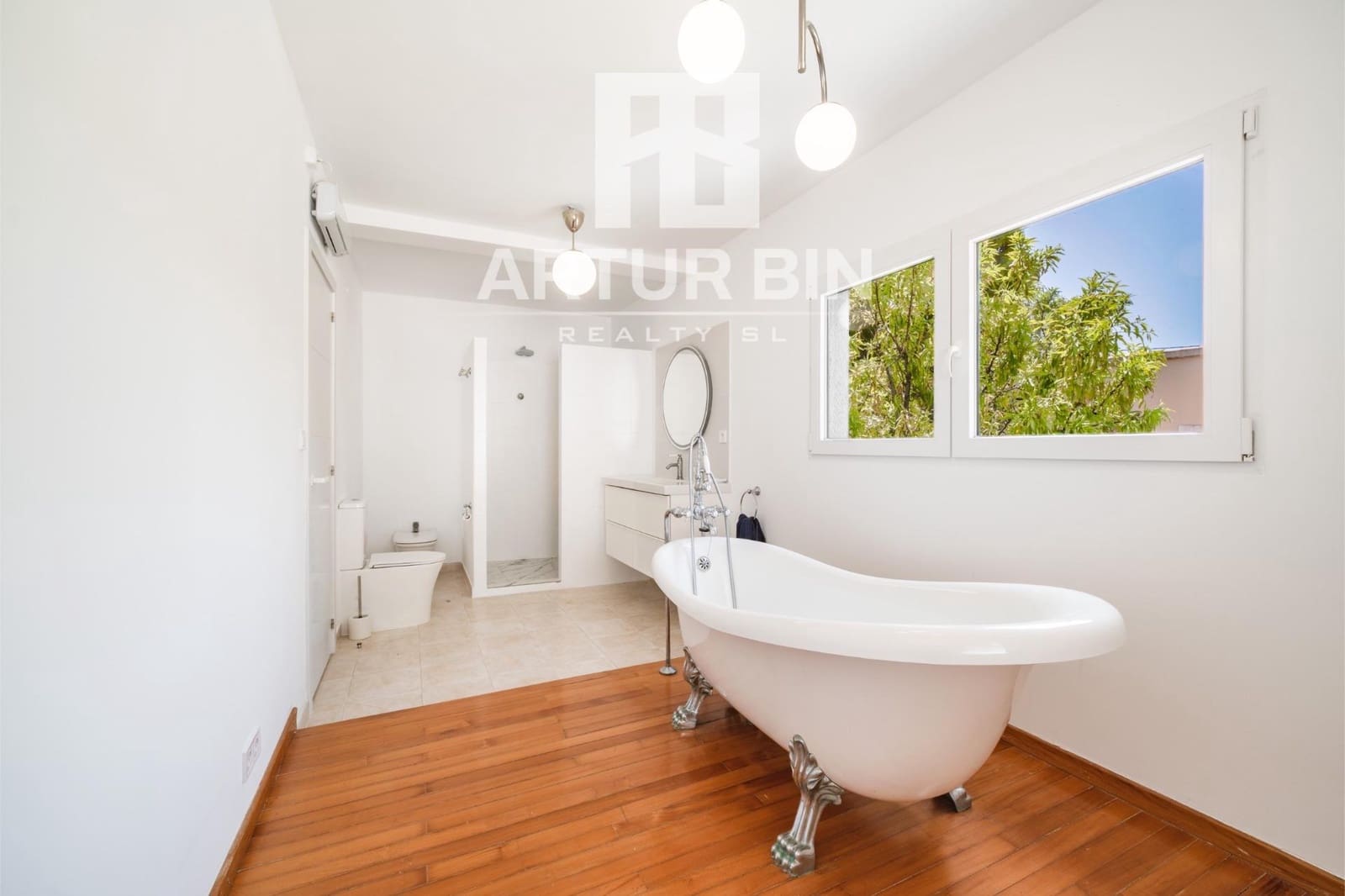 5 slaapkamer Villa te koop in Calpe / Calp met zwembad - € 719.000 (Ref: 9962743)