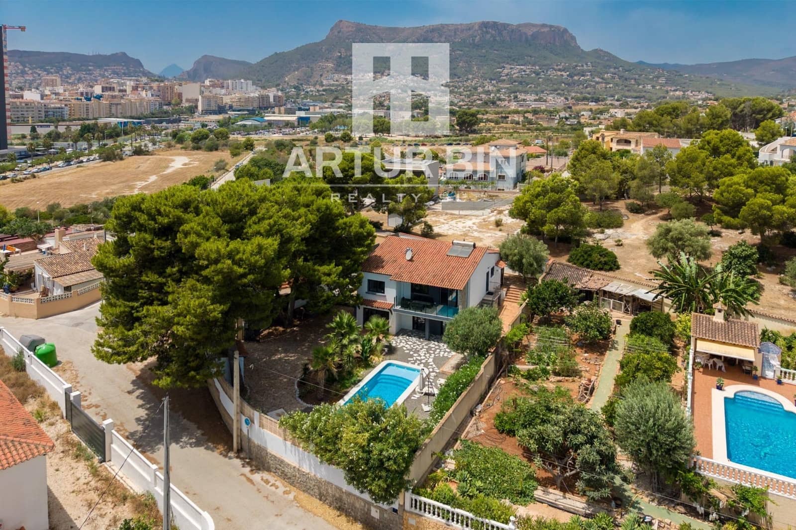 5 slaapkamer Villa te koop in Calpe / Calp met zwembad - € 719.000 (Ref: 9962743)