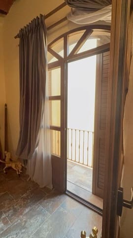 Casa de 5 habitaciones en Villar del Arzobispo en venta - 260.000 € (Ref: 9965309)