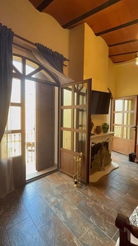 Casa de 5 habitaciones en Villar del Arzobispo en venta - 260.000 € (Ref: 9965309)