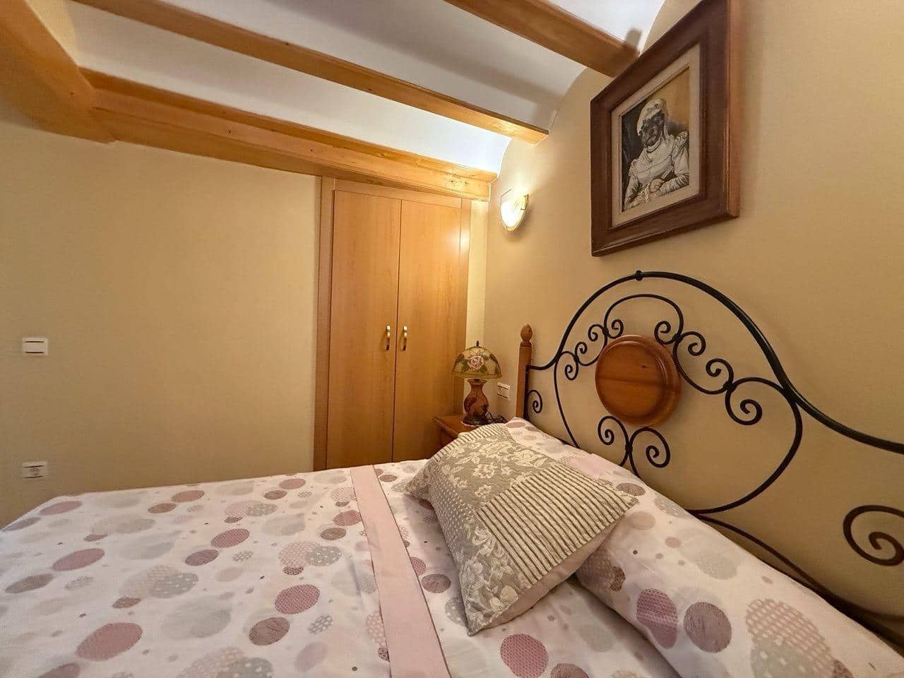 Casa de 5 habitaciones en Villar del Arzobispo en venta - 260.000 € (Ref: 9965309)