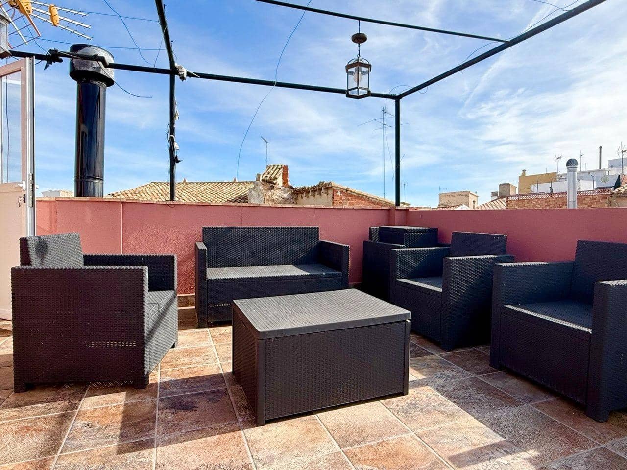 Casa de 5 habitaciones en Villar del Arzobispo en venta - 260.000 € (Ref: 9965309)