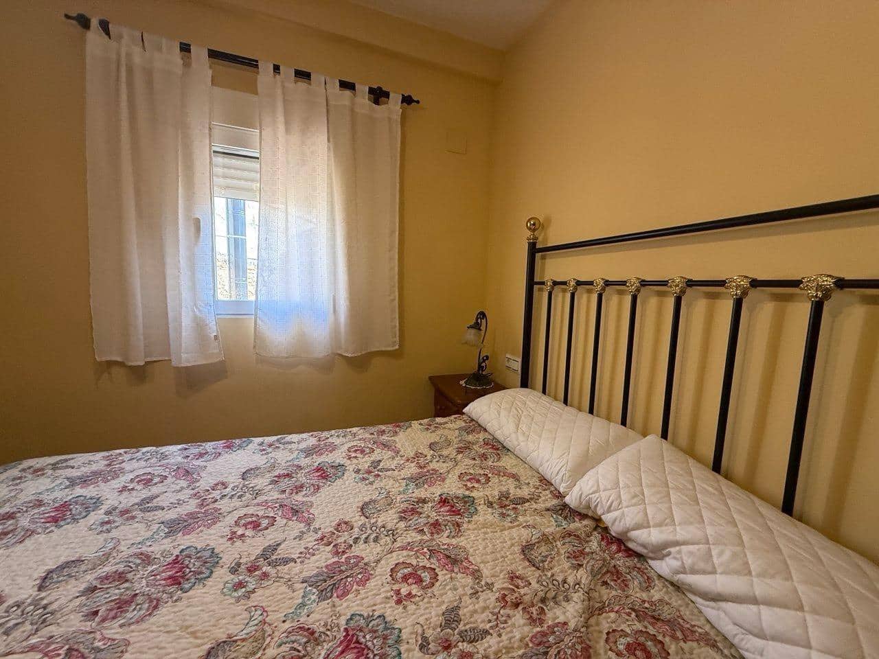 Casa de 5 habitaciones en Villar del Arzobispo en venta - 260.000 € (Ref: 9965309)