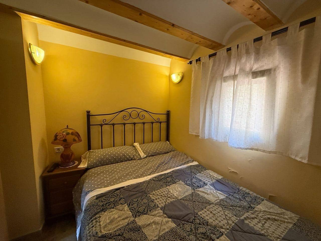 Casa de 5 habitaciones en Villar del Arzobispo en venta - 260.000 € (Ref: 9965309)