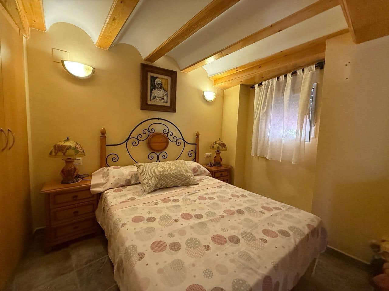 Casa de 5 habitaciones en Villar del Arzobispo en venta - 260.000 € (Ref: 9965309)