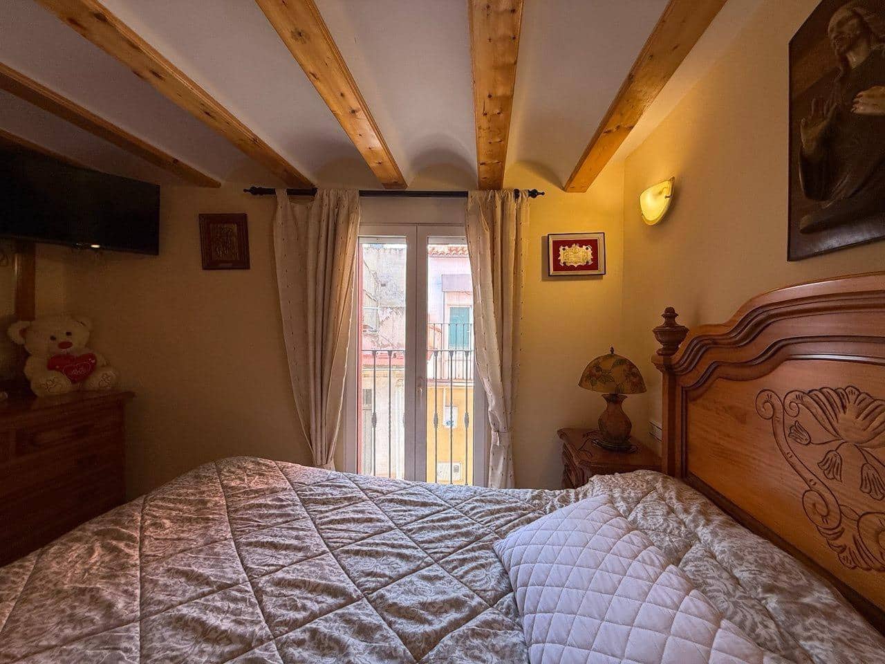 Casa de 5 habitaciones en Villar del Arzobispo en venta - 260.000 € (Ref: 9965309)