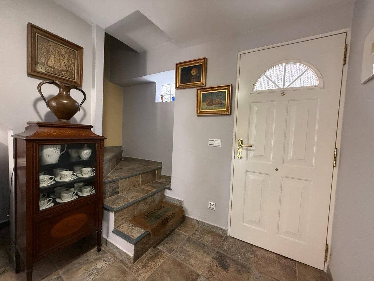 Casa de 5 habitaciones en Villar del Arzobispo en venta - 260.000 € (Ref: 9965309)