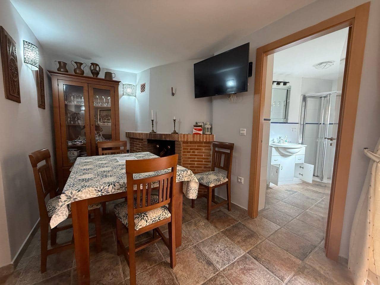 Casa de 5 habitaciones en Villar del Arzobispo en venta - 260.000 € (Ref: 9965309)