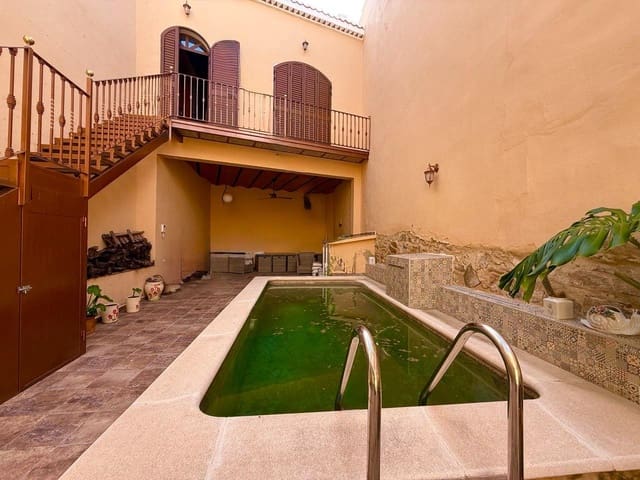 Casa de 5 habitaciones en Villar del Arzobispo en venta - 260.000 € (Ref: 9965309)