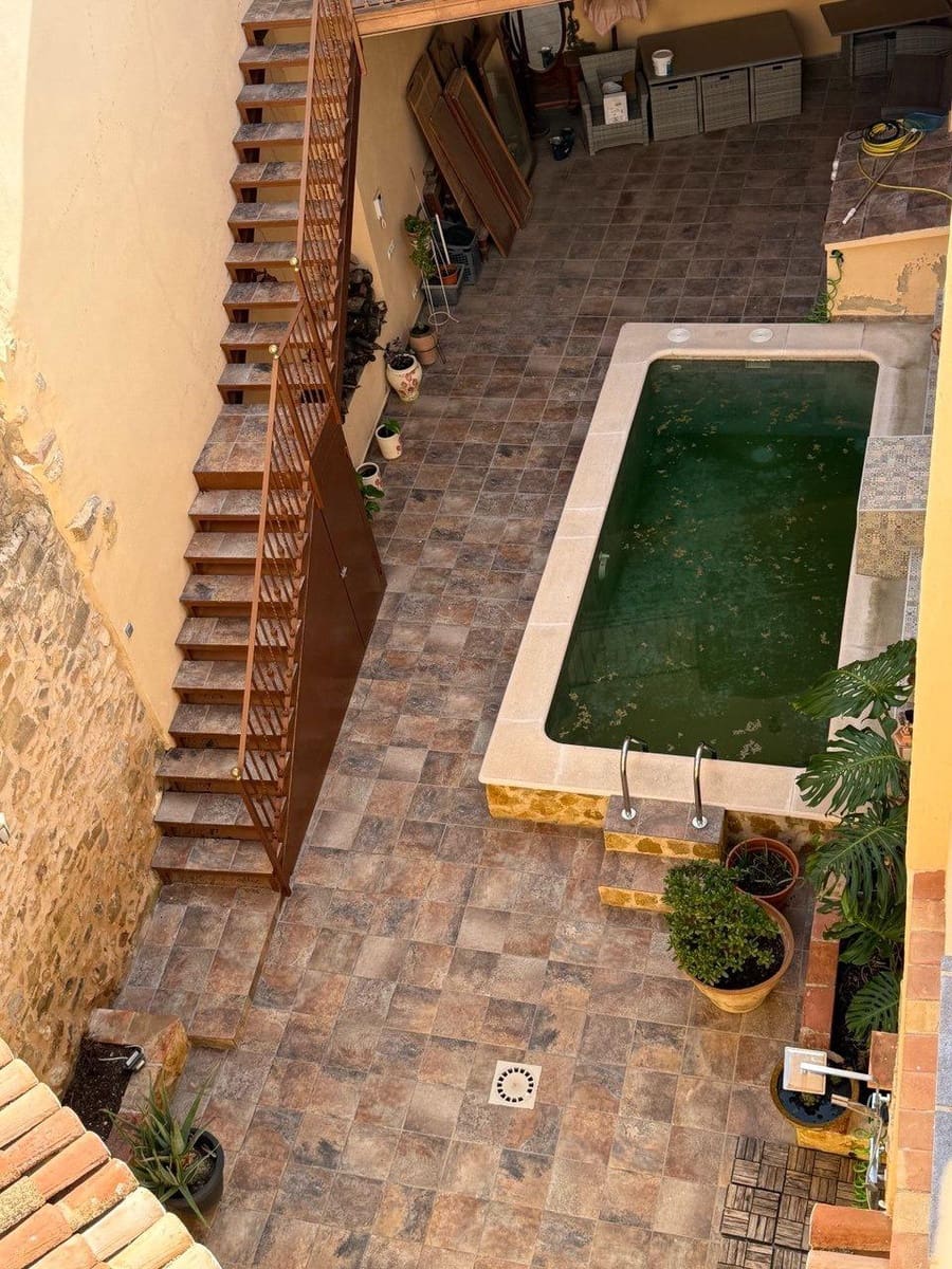 Casa de 5 habitaciones en Villar del Arzobispo en venta - 260.000 € (Ref: 9965309)
