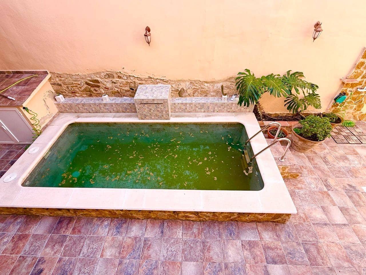 Casa de 5 habitaciones en Villar del Arzobispo en venta - 260.000 € (Ref: 9965309)
