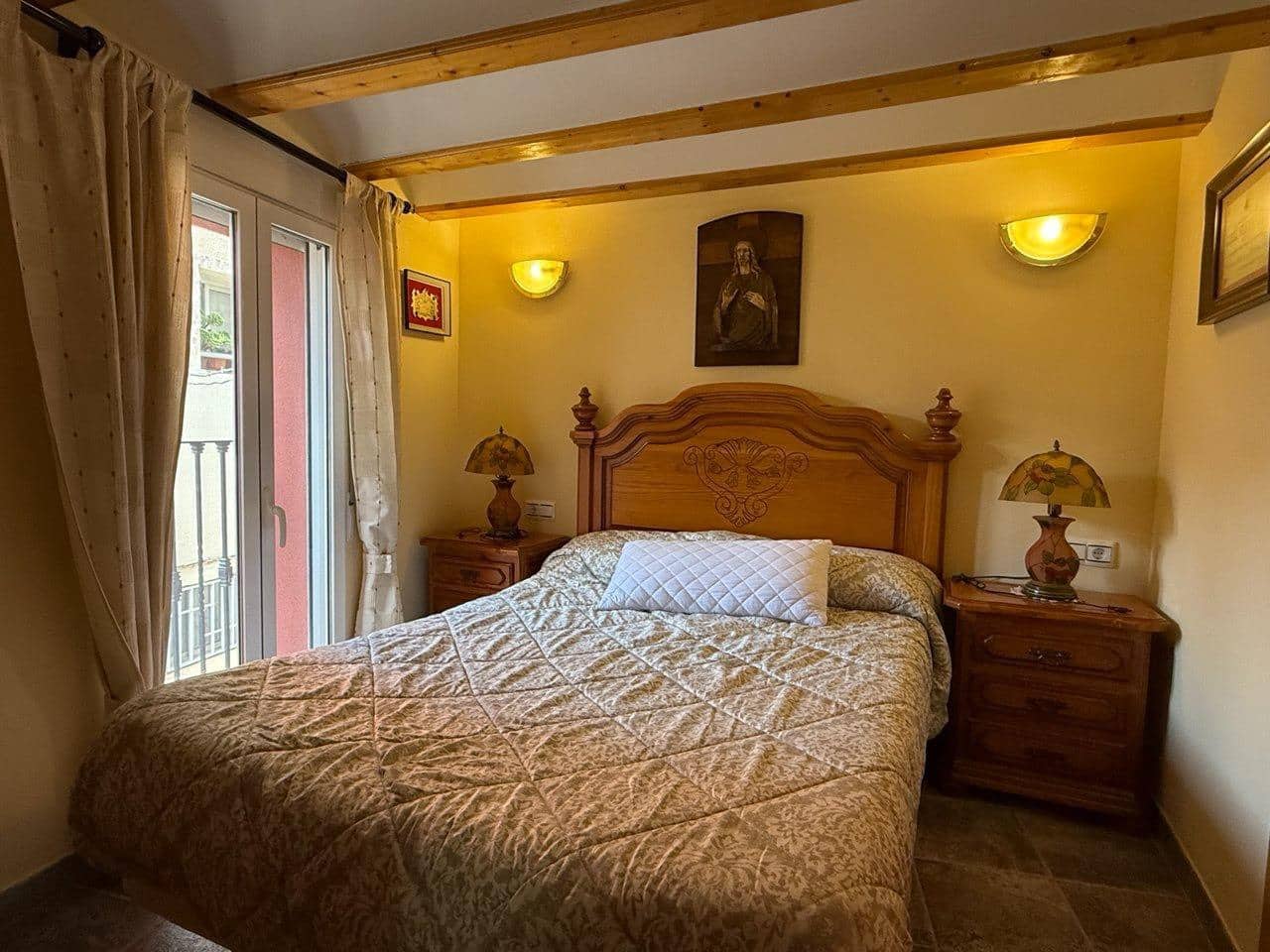 Casa de 5 habitaciones en Villar del Arzobispo en venta - 260.000 € (Ref: 9965309)