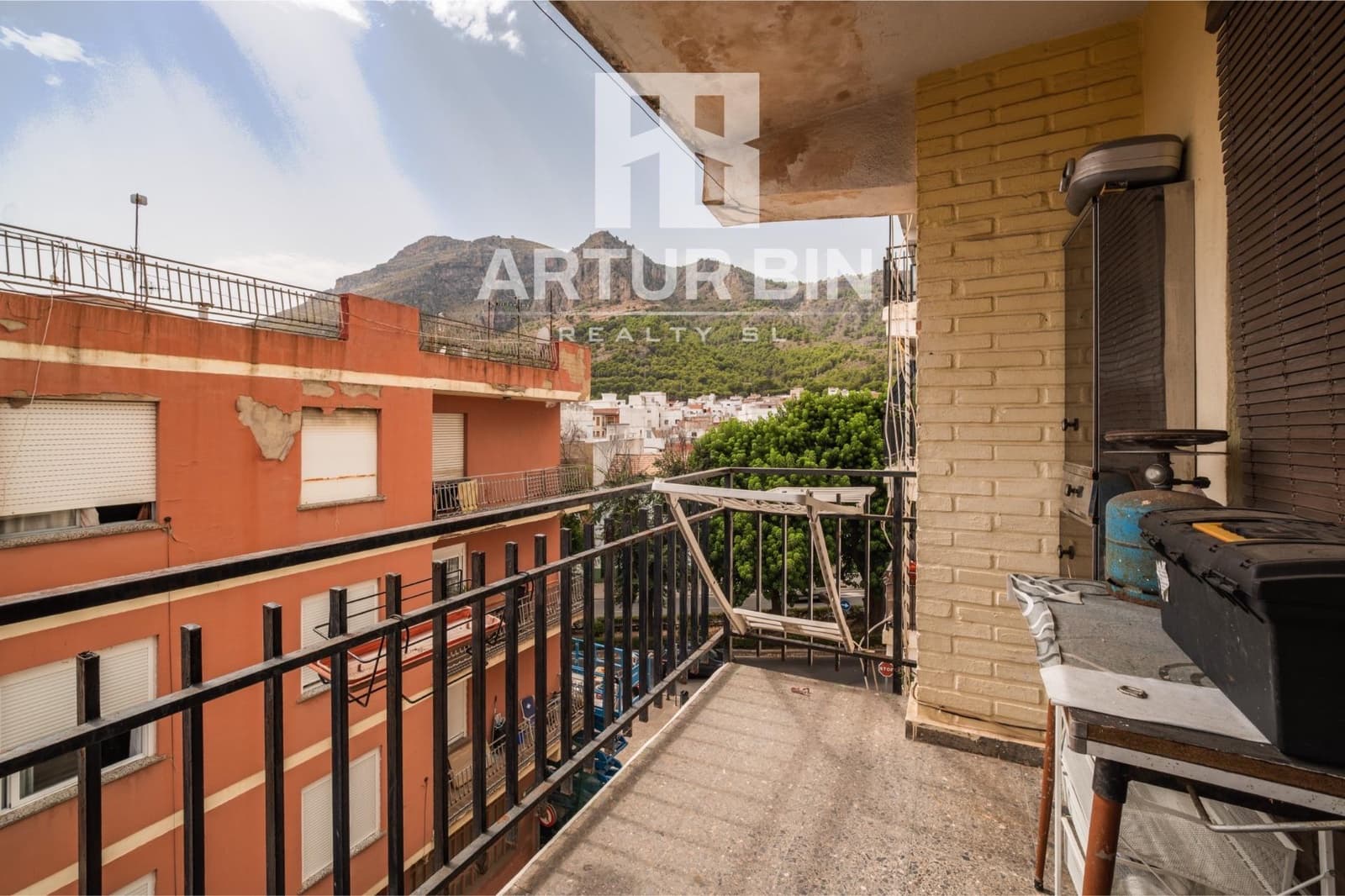 Piso de 3 habitaciones en Tavernes de la Valldigna en venta - 100.000 € (Ref: 9975463)