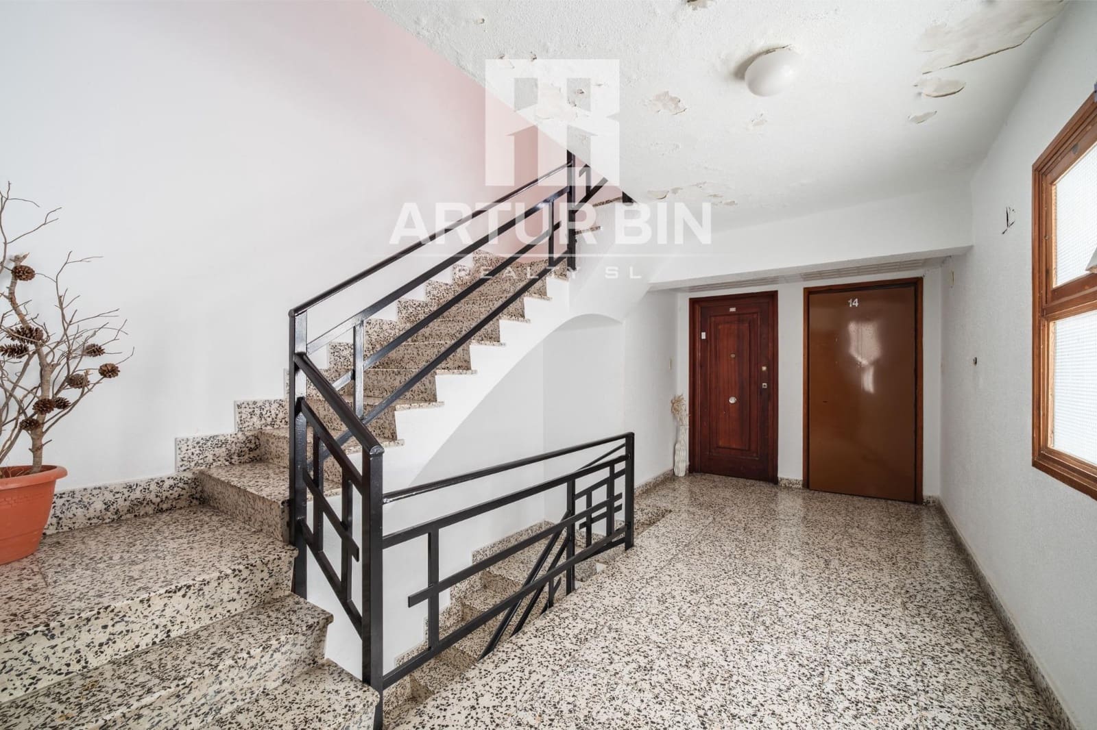 Piso de 3 habitaciones en Tavernes de la Valldigna en venta - 100.000 € (Ref: 9975463)