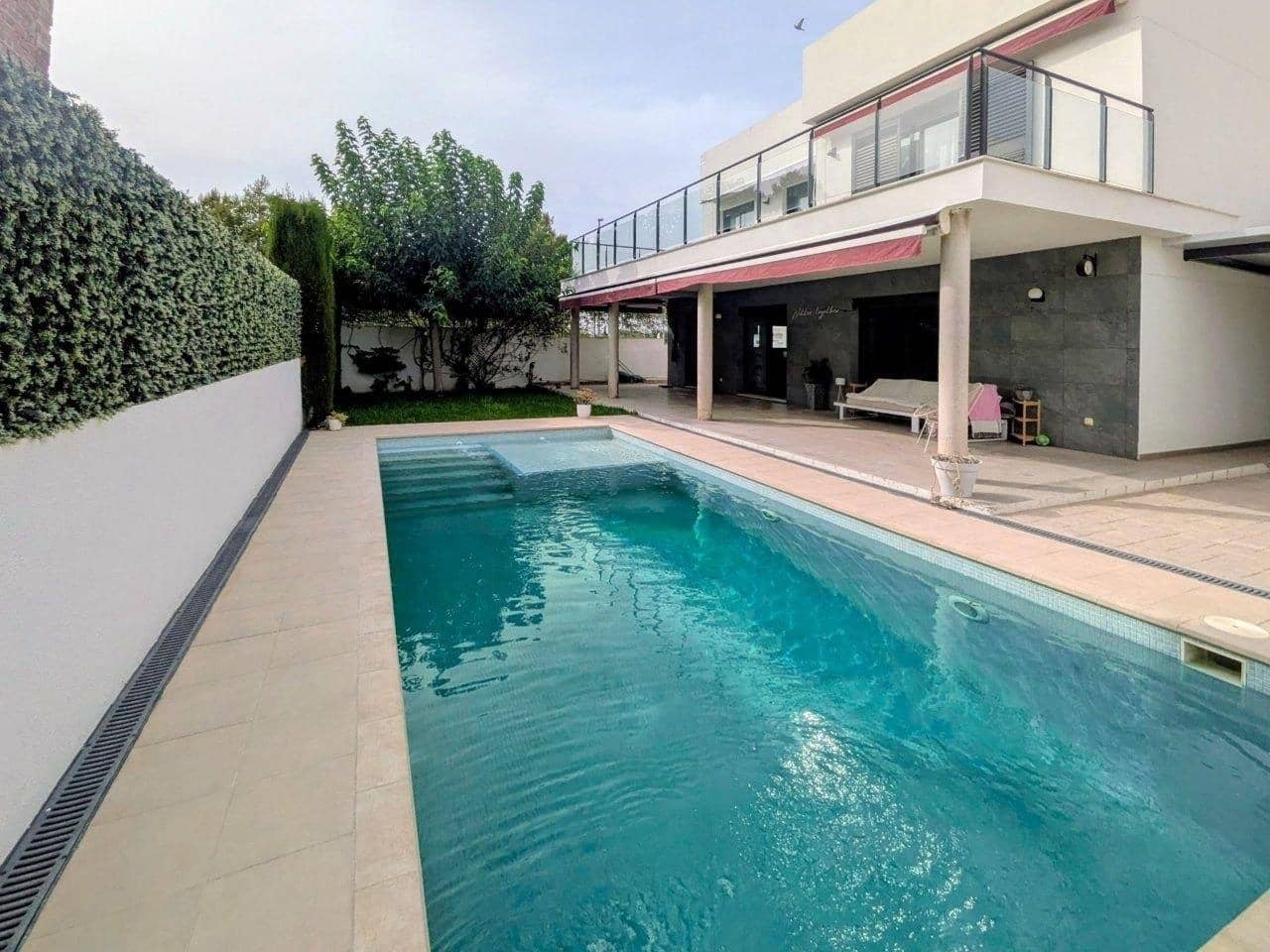 5 bedroom Villa for sale in San Antonio de Benageber with pool - € 600,000 (Ref: 9975464)