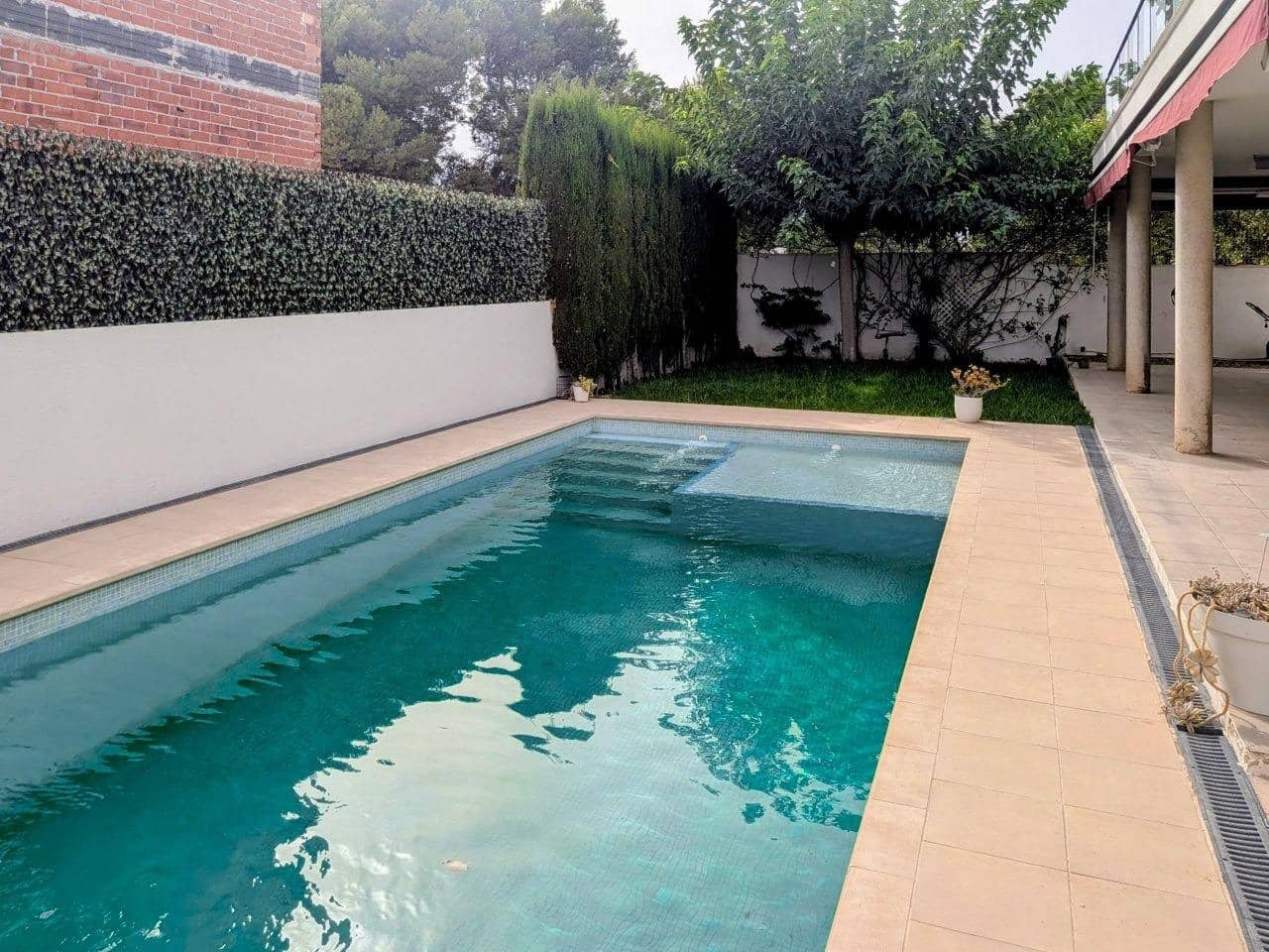5 bedroom Villa for sale in San Antonio de Benageber with pool - € 600,000 (Ref: 9975464)