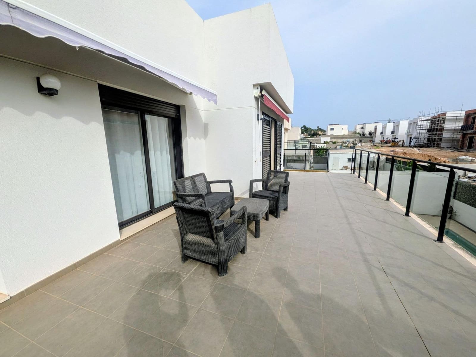 5 bedroom Villa for sale in San Antonio de Benageber with pool - € 600,000 (Ref: 9975464)