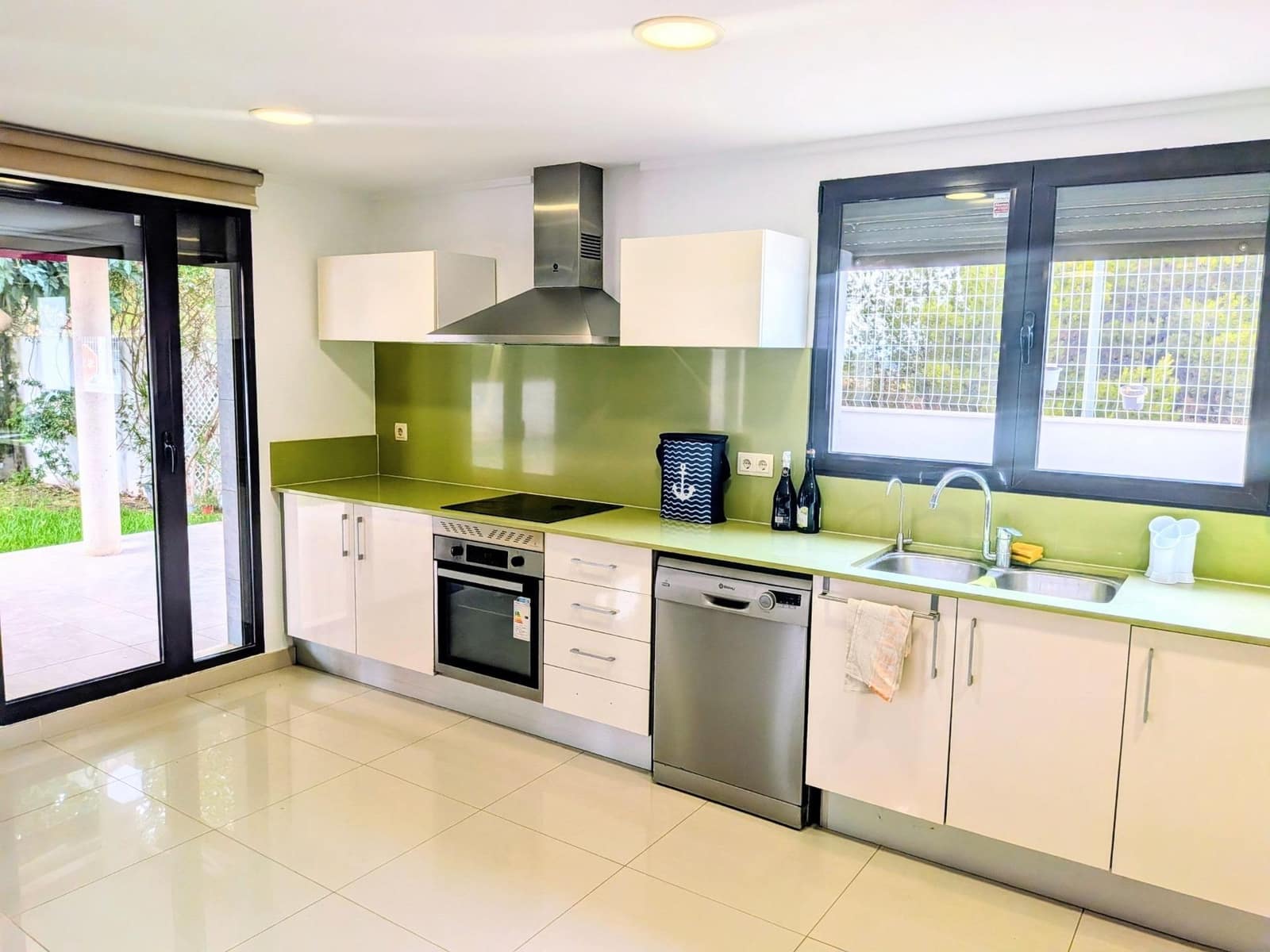5 bedroom Villa for sale in San Antonio de Benageber with pool - € 600,000 (Ref: 9975464)