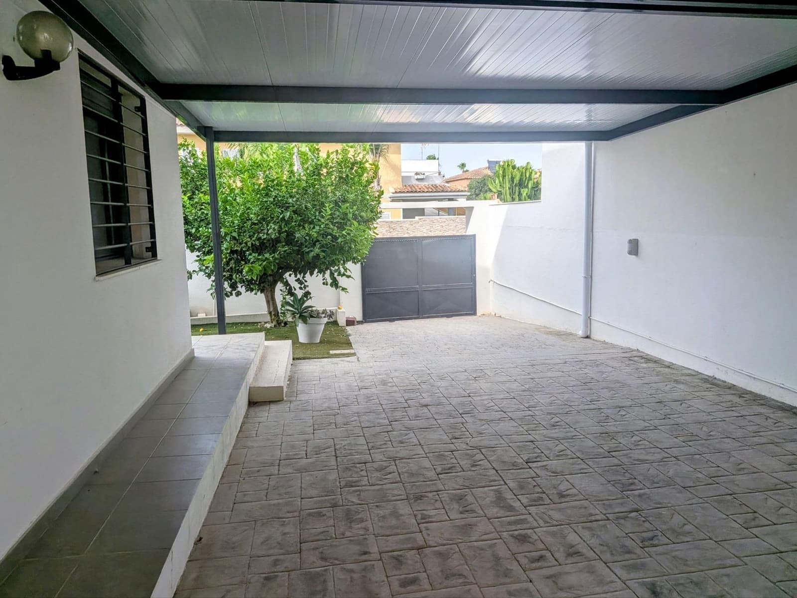 5 bedroom Villa for sale in San Antonio de Benageber with pool - € 600,000 (Ref: 9975464)
