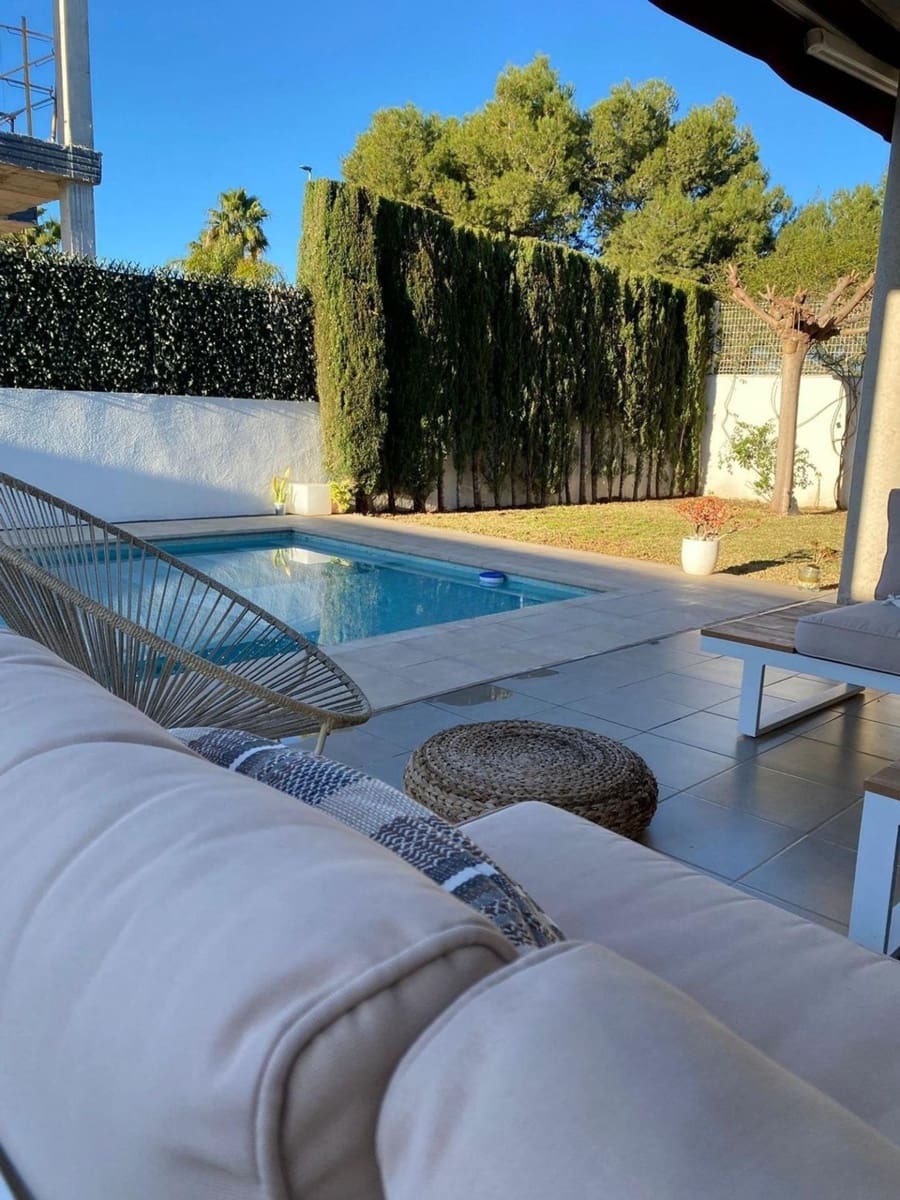 5 bedroom Villa for sale in San Antonio de Benageber with pool - € 600,000 (Ref: 9975464)