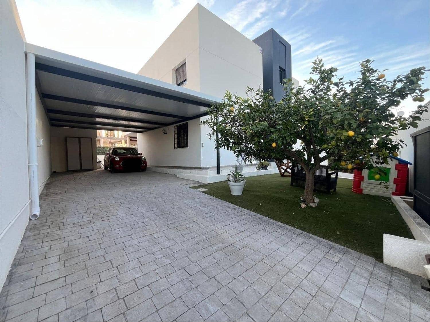 5 bedroom Villa for sale in San Antonio de Benageber with pool - € 600,000 (Ref: 9975464)