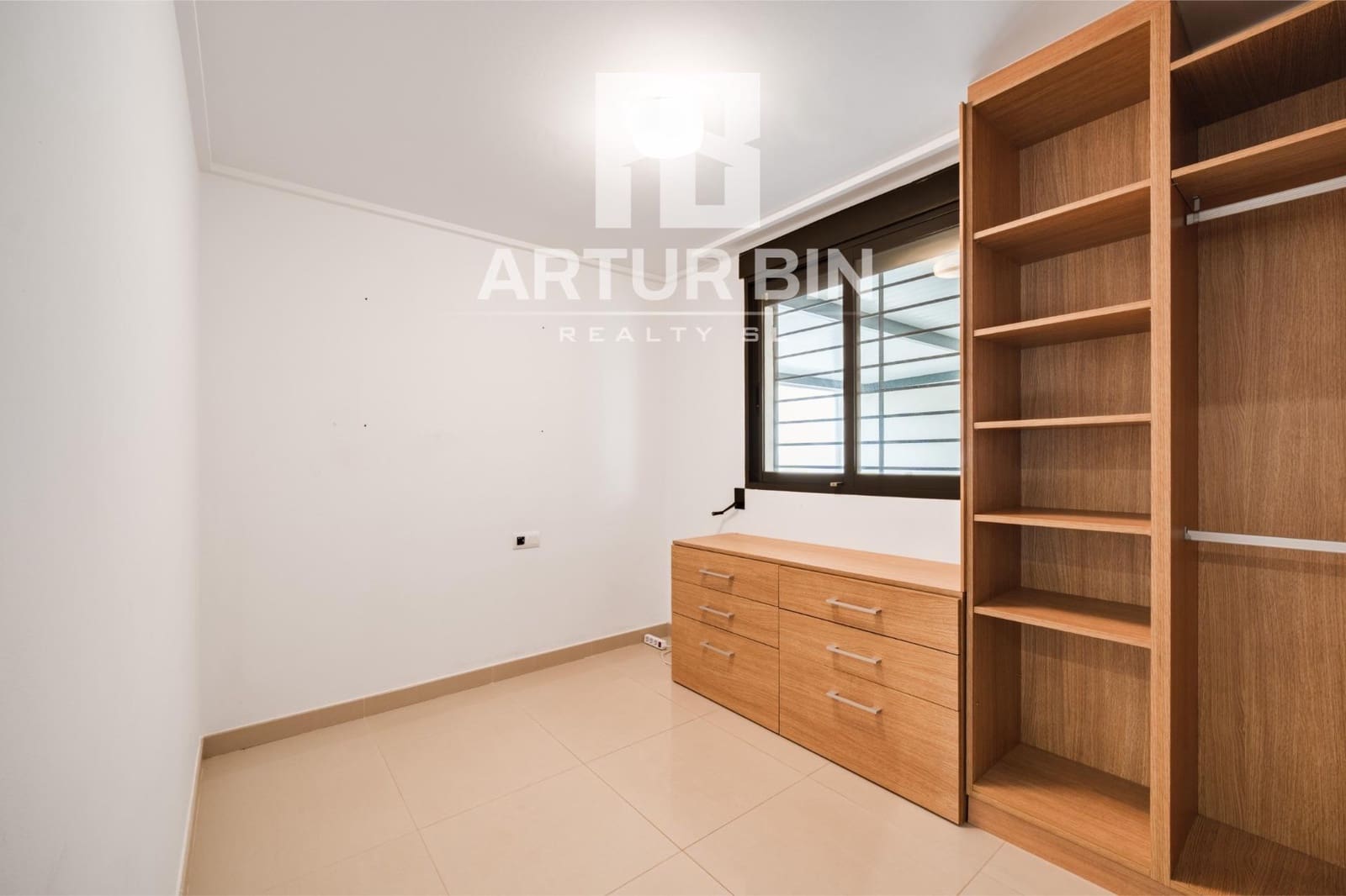 5 makuuhuone Huvila myytävänä paikassa San Antonio de Benageber mukana uima-altaan - 600 000 € (Ref: 9975464)