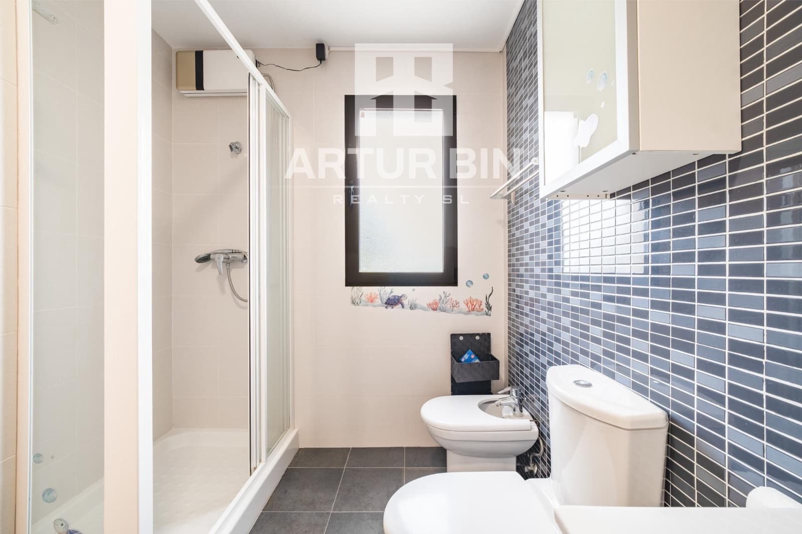 5 makuuhuone Huvila myytävänä paikassa San Antonio de Benageber mukana uima-altaan - 600 000 € (Ref: 9975464)