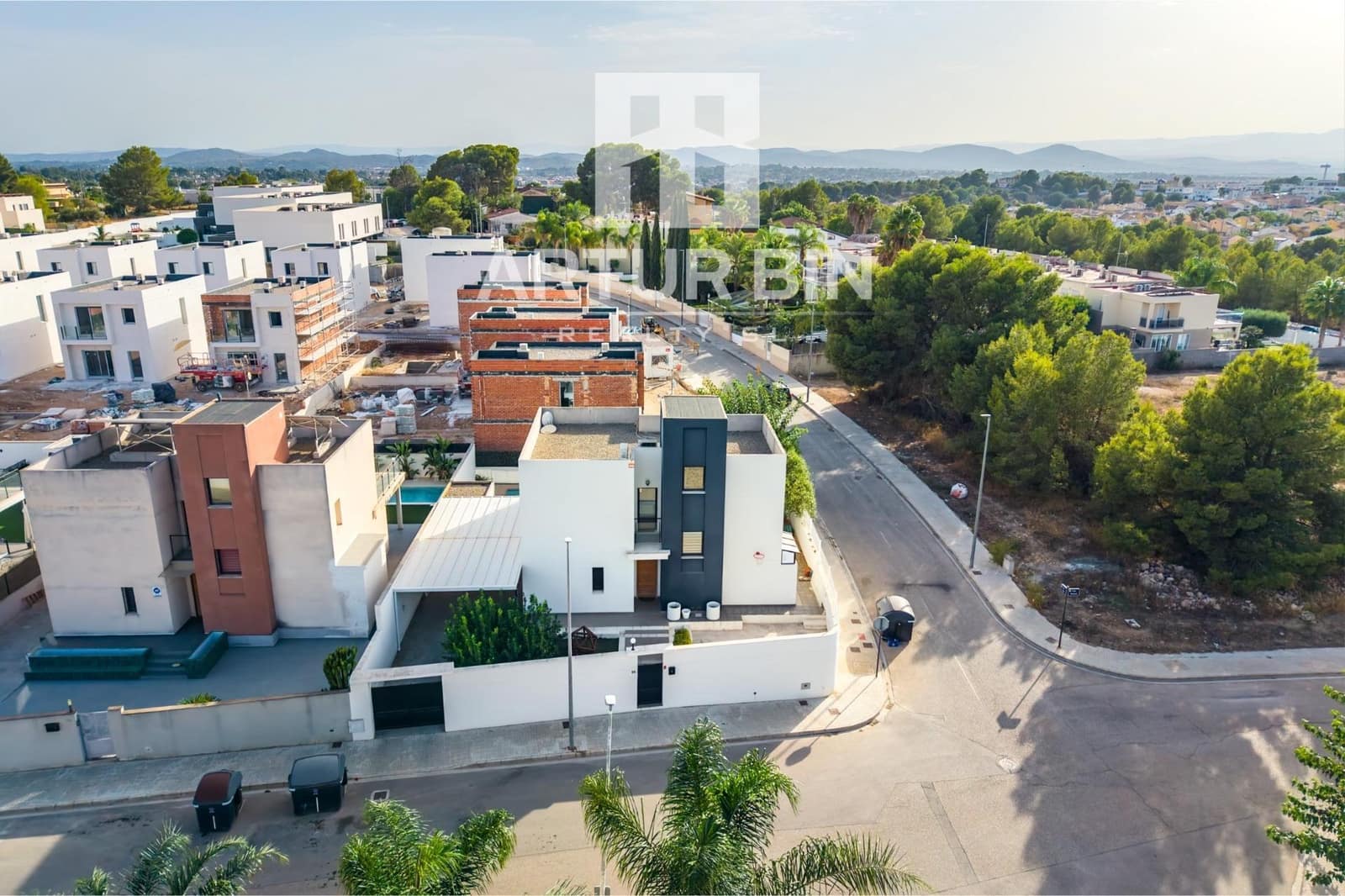 5 makuuhuone Huvila myytävänä paikassa San Antonio de Benageber mukana uima-altaan - 600 000 € (Ref: 9975464)