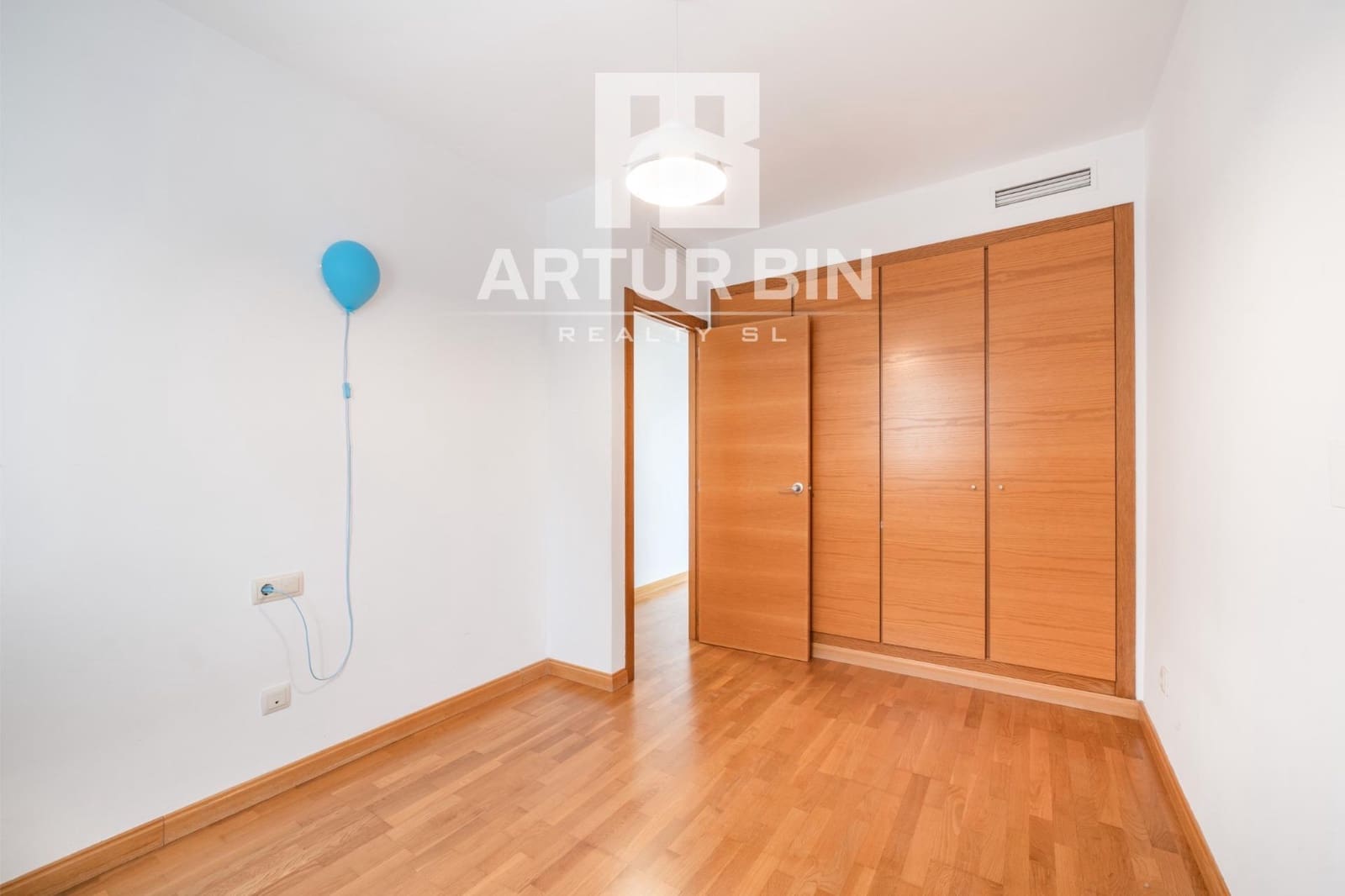 5 makuuhuone Huvila myytävänä paikassa San Antonio de Benageber mukana uima-altaan - 600 000 € (Ref: 9975464)
