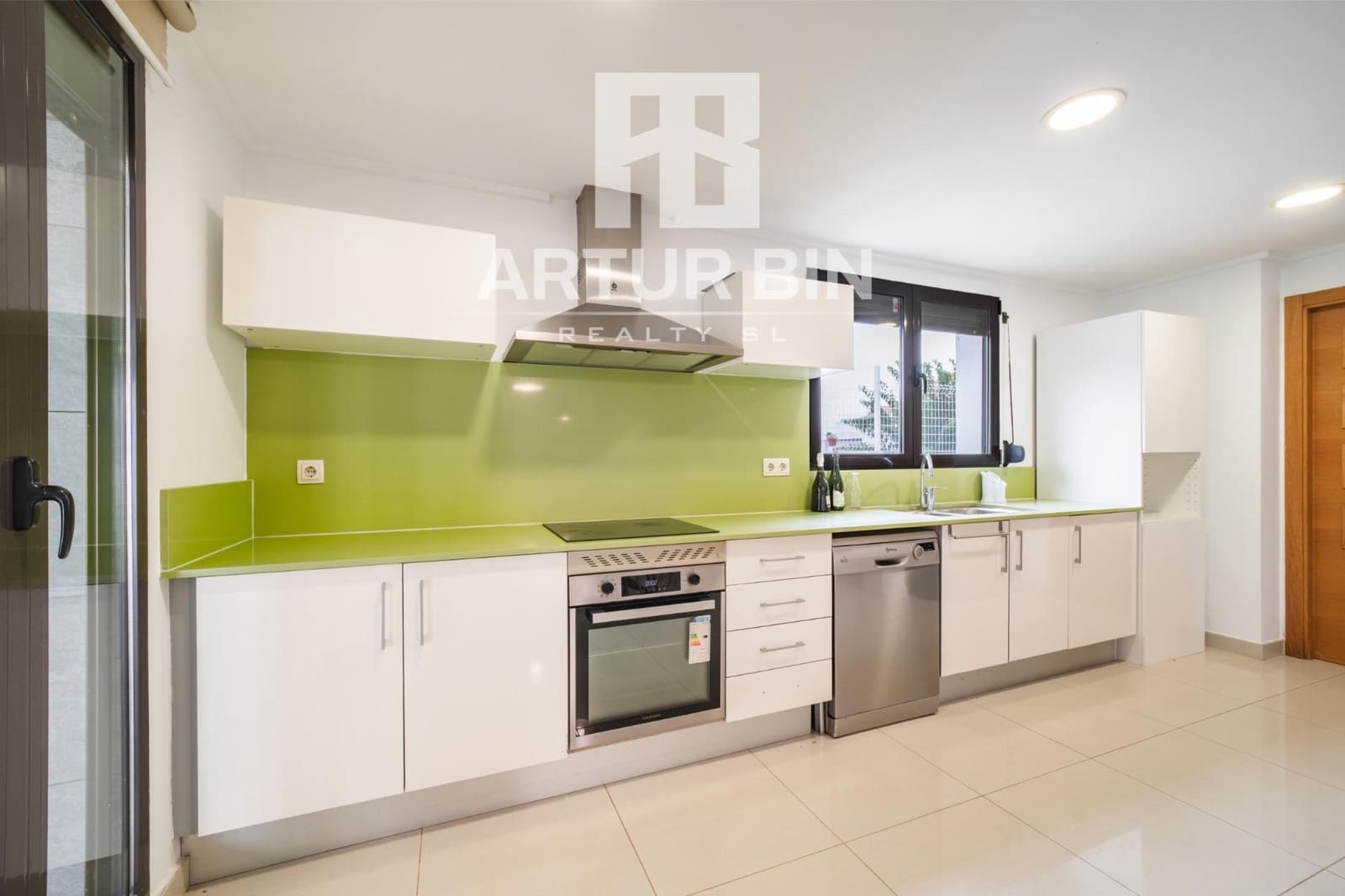 5 makuuhuone Huvila myytävänä paikassa San Antonio de Benageber mukana uima-altaan - 600 000 € (Ref: 9975464)