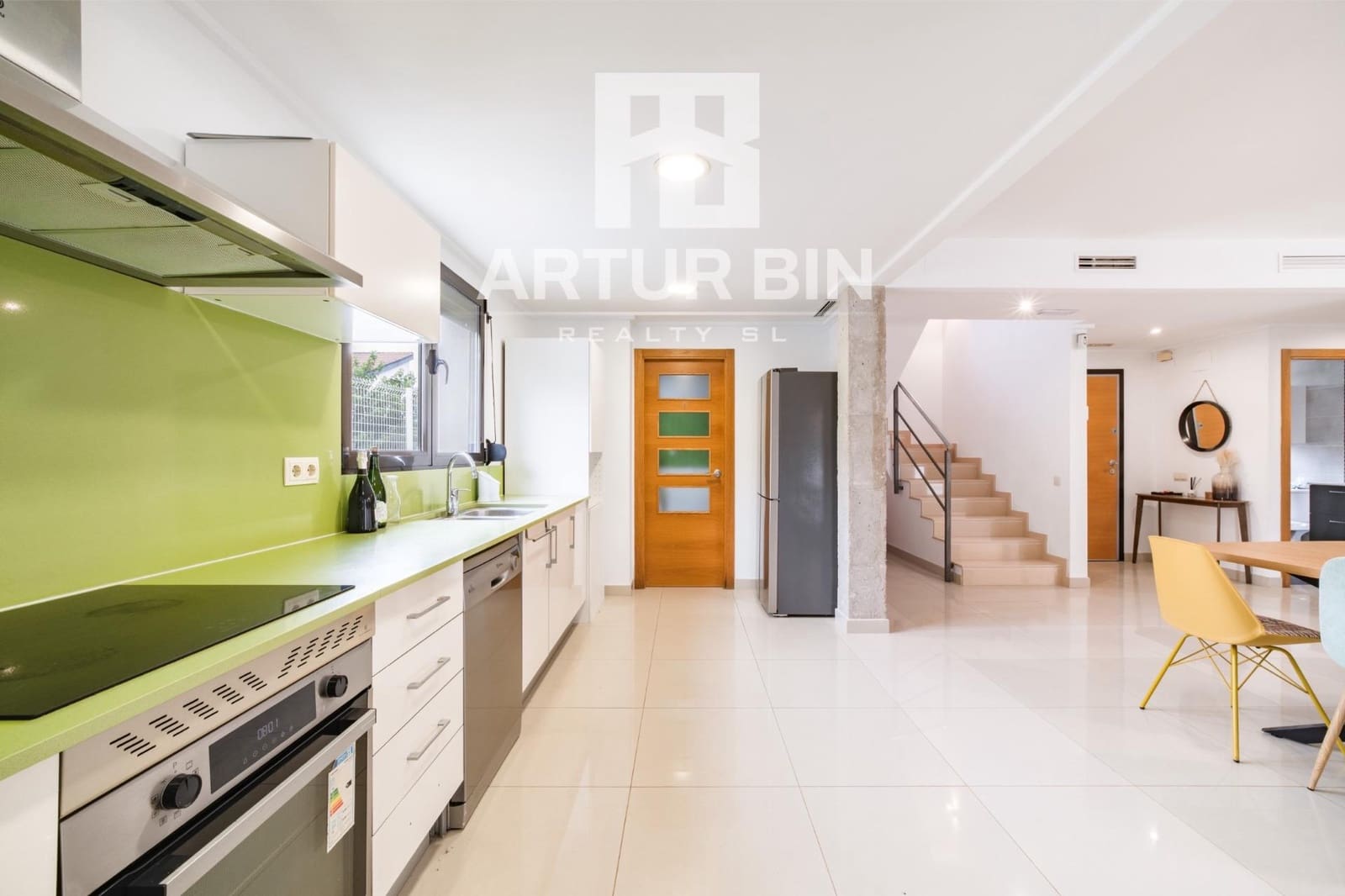 5 makuuhuone Huvila myytävänä paikassa San Antonio de Benageber mukana uima-altaan - 600 000 € (Ref: 9975464)