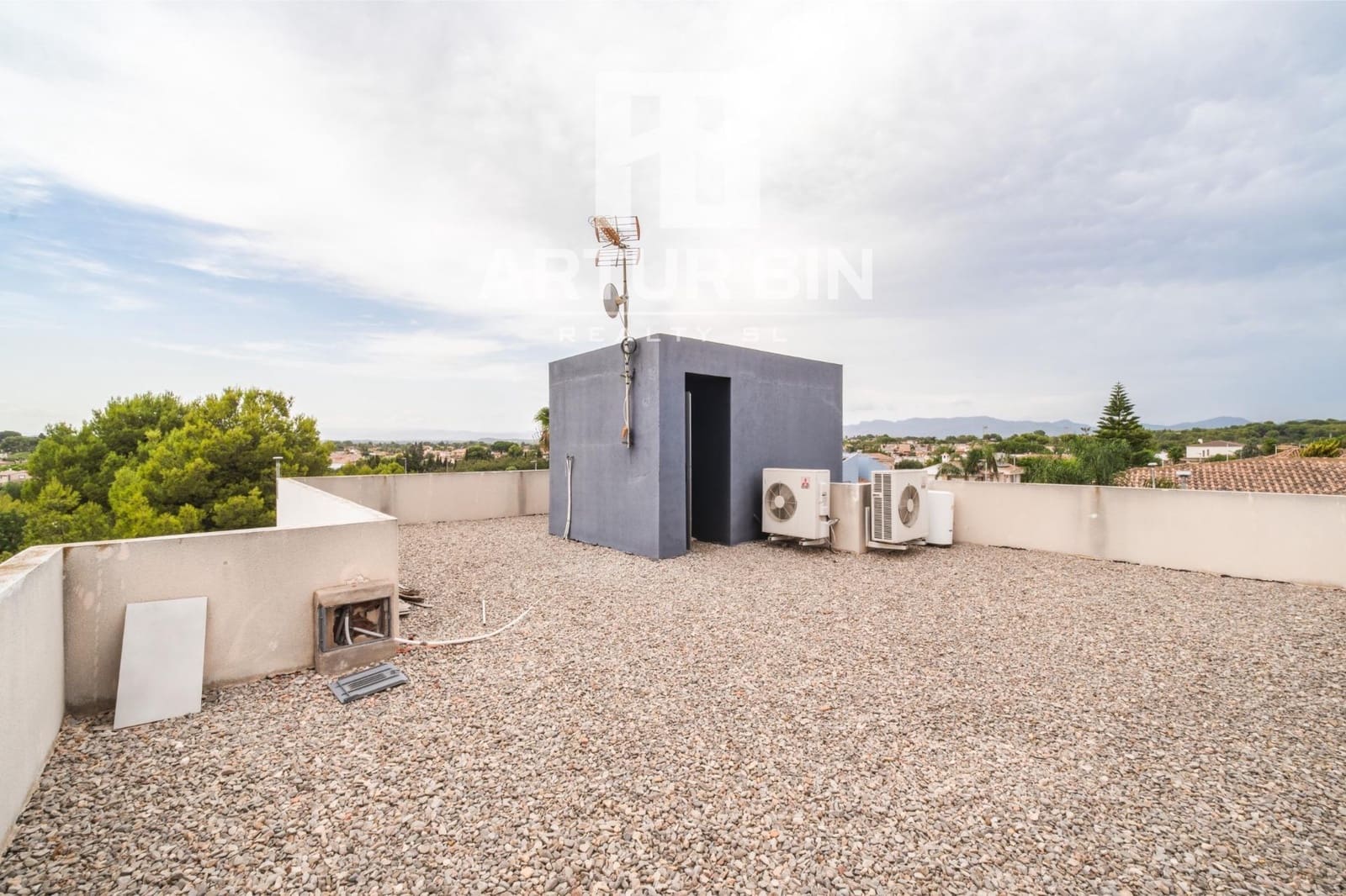 5 makuuhuone Huvila myytävänä paikassa San Antonio de Benageber mukana uima-altaan - 600 000 € (Ref: 9975464)