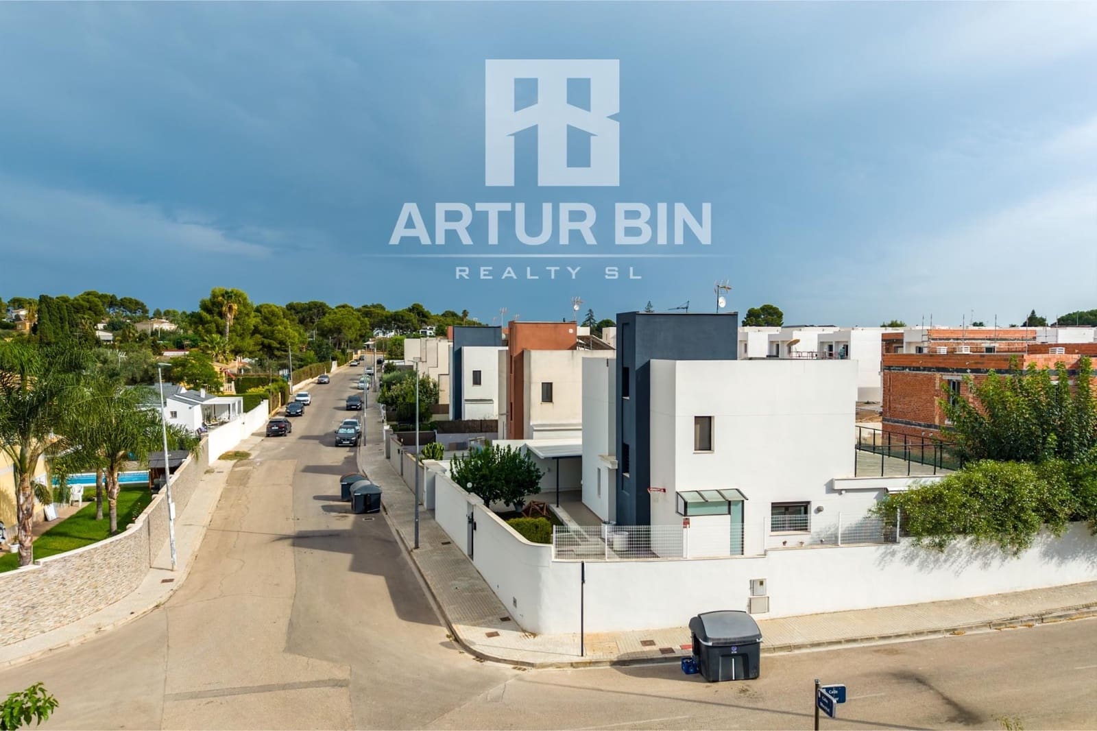 5 makuuhuone Huvila myytävänä paikassa San Antonio de Benageber mukana uima-altaan - 600 000 € (Ref: 9975464)