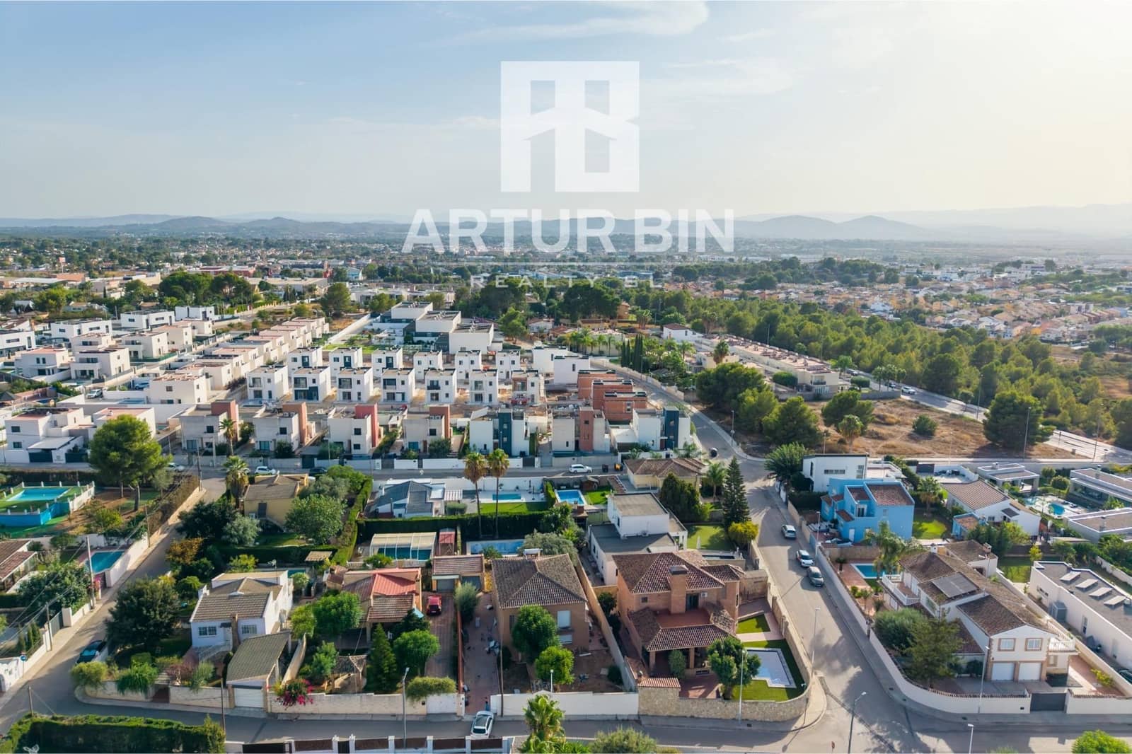 5 makuuhuone Huvila myytävänä paikassa San Antonio de Benageber mukana uima-altaan - 600 000 € (Ref: 9975464)