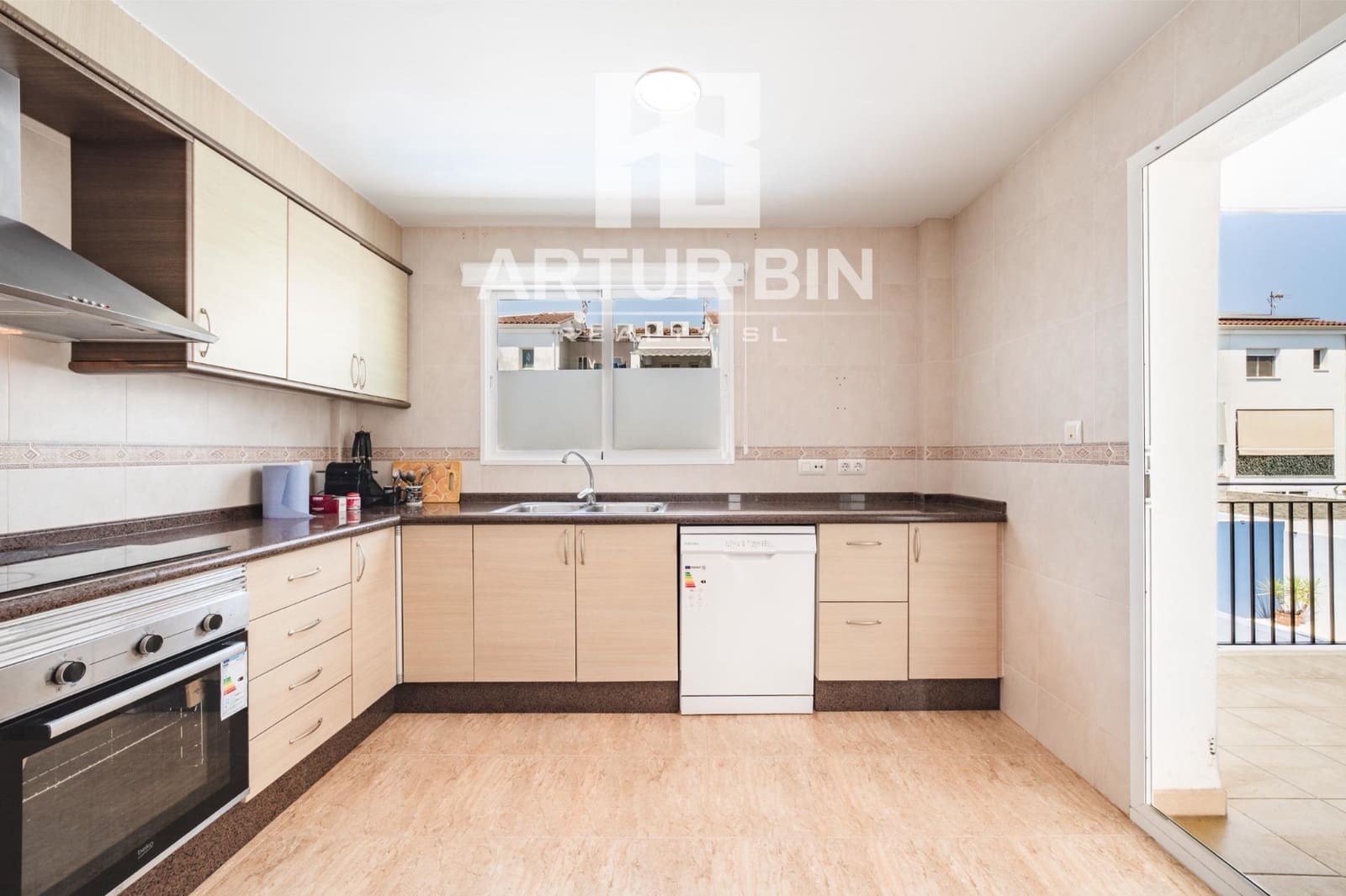 Chalet de 3 habitaciones en Beneixida en venta con piscina - 390.000 € (Ref: 9978914)