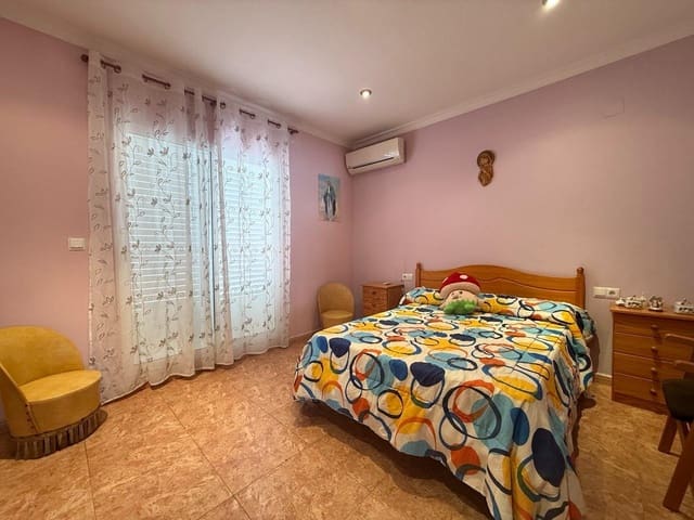 4 soverom Rekkehus til salgs i Polinyà de Xúquer - € 220 000 (Ref: 9983040)
