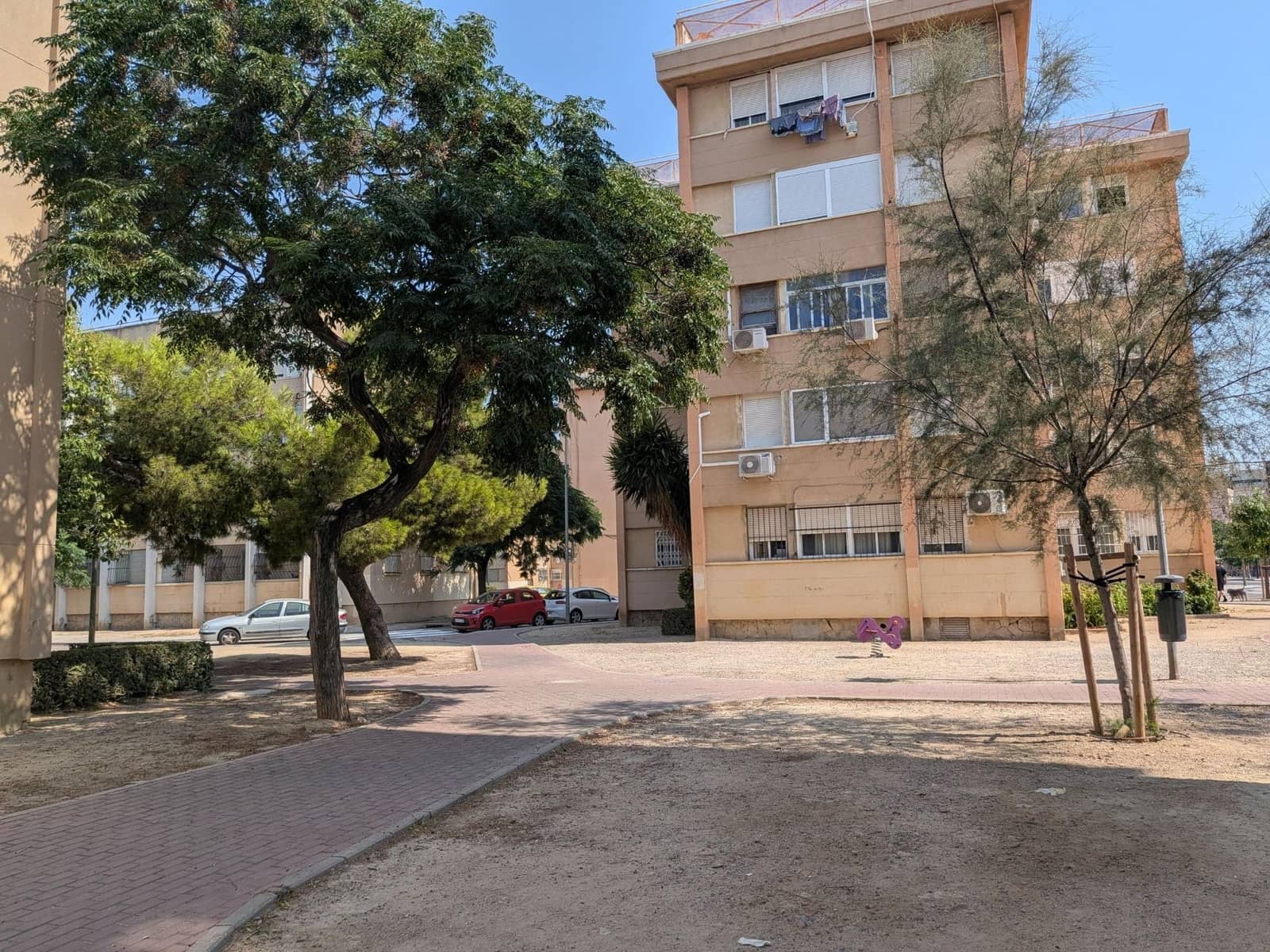 Piso de 3 habitaciones en València ciudad en venta - 230.000 € (Ref: 9985005)