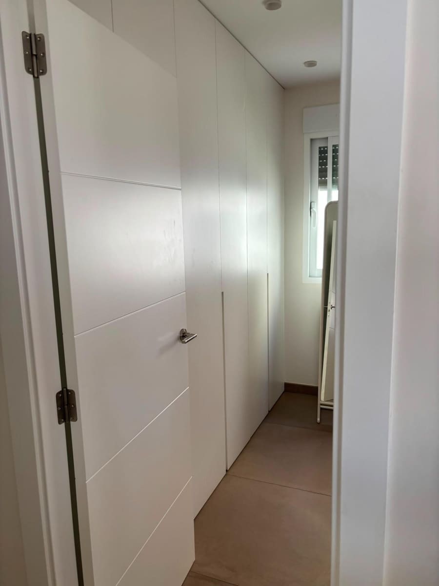 4 soverom Hus til salgs i La Pobla de Vallbona med svømmebasseng garasje - € 760 000 (Ref: 9985008)