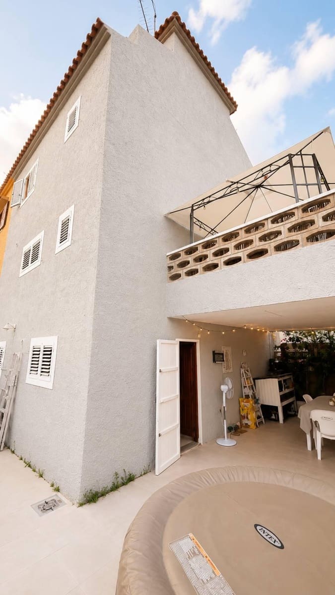 5 bedroom Townhouse for sale in Sueca - € 320,000 (Ref: 9986898)