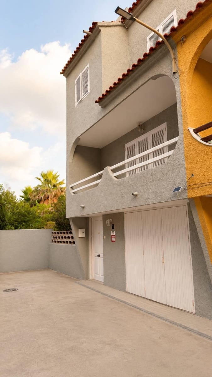 5 bedroom Townhouse for sale in Sueca - € 320,000 (Ref: 9986898)