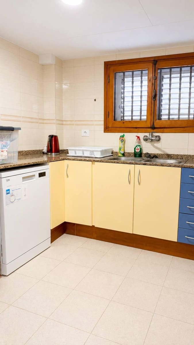 5 bedroom Townhouse for sale in Sueca - € 320,000 (Ref: 9986898)