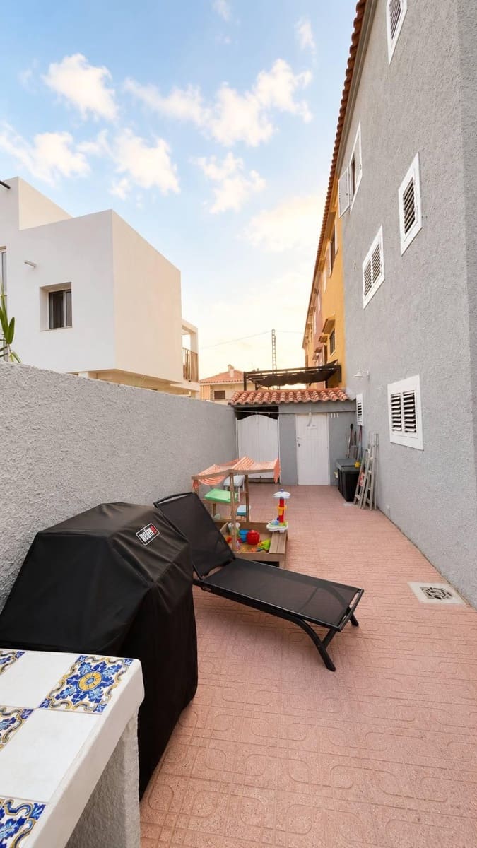 5 bedroom Townhouse for sale in Sueca - € 320,000 (Ref: 9986898)